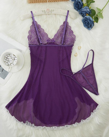 Sexy Camisón de Tirantes con Escote Profundo en V, Encaje de Contraste, Malla y Adorno de Lazo (Con Tanga)