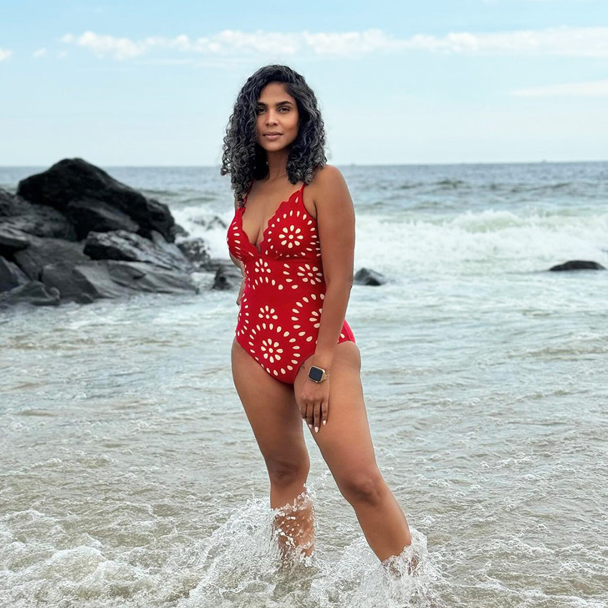 Traje de baño de una pieza Flower Hollow y falda