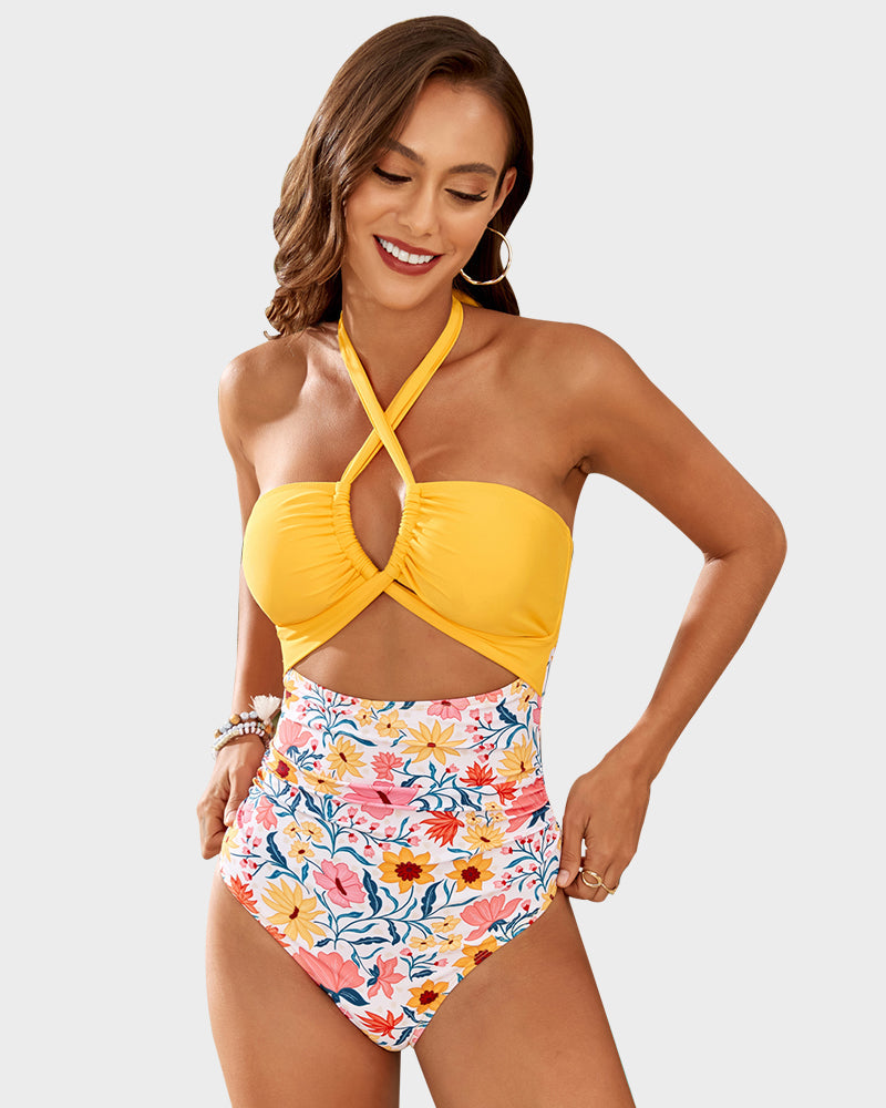 Bañador de una pieza con corte en el cuello halter y fruncido