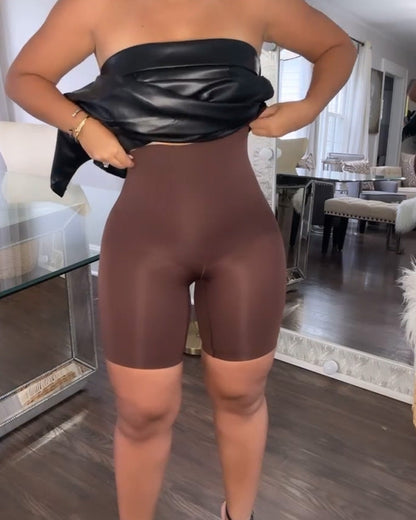 Pantalones cortos sin costuras de forma fuerte